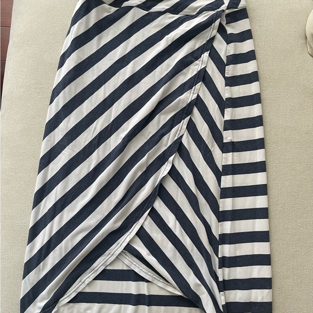 Athleta xs midi striped skirt